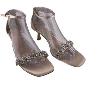 Badgley Mischka Jewel Beige Nude Satin Jeweled Heel Size 7.5 NWOB